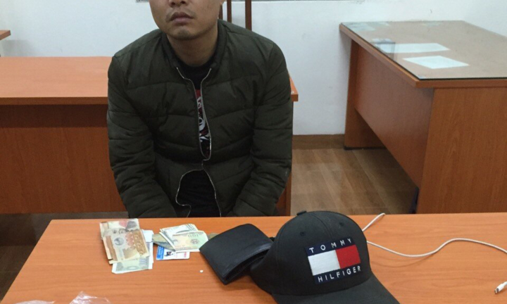 Thấy CSGT, tài xế nghiện ma túy hốt hoảng vứt xe bỏ chạy 